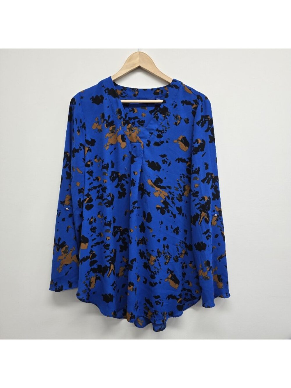 Apt 9 V-Neck Roll Tab Blouse Top Size XL Semi Sheer Flowy Office Work To Weekend